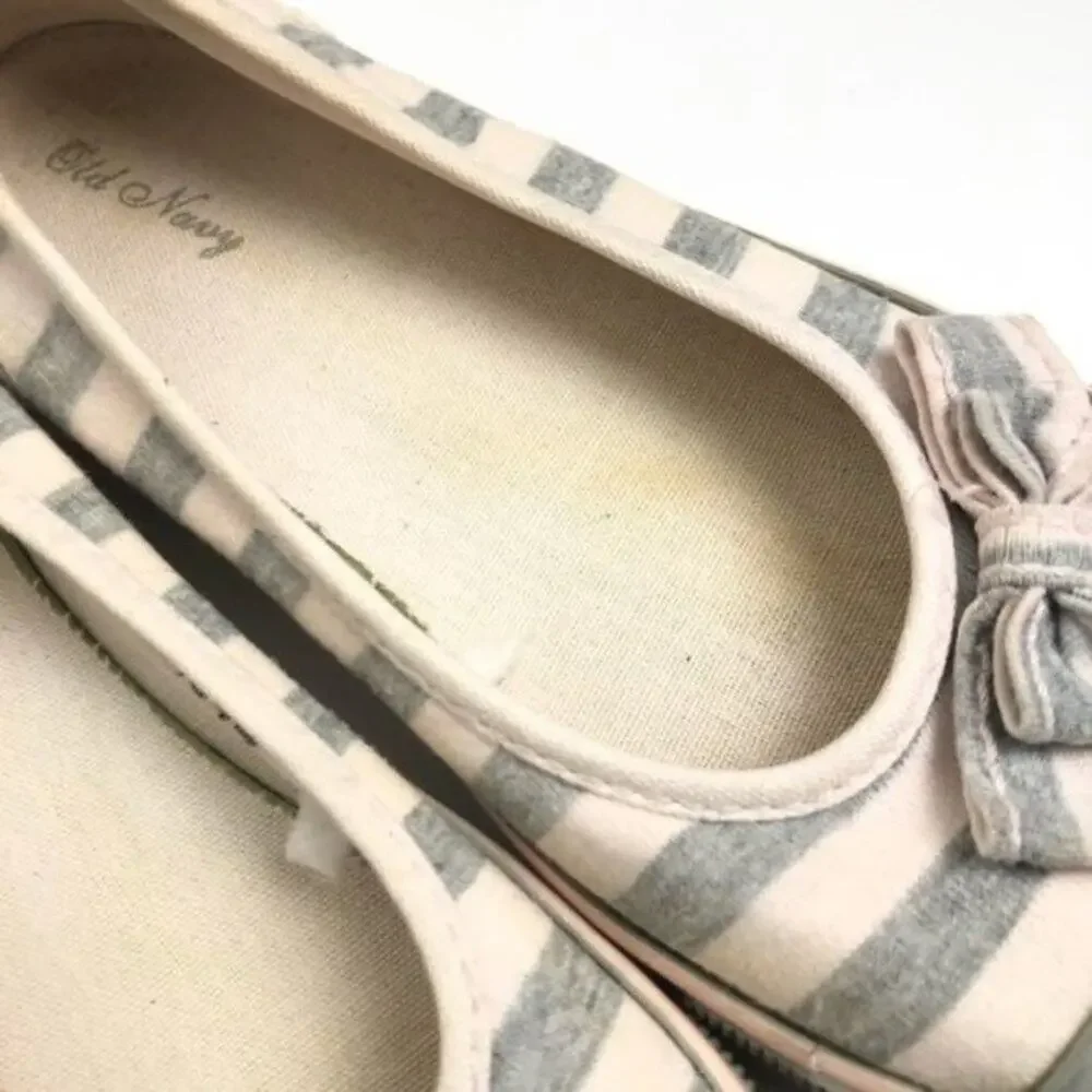 Old Navy Toddler Girls Striped Slip on Sneaker Shoes Size 13
